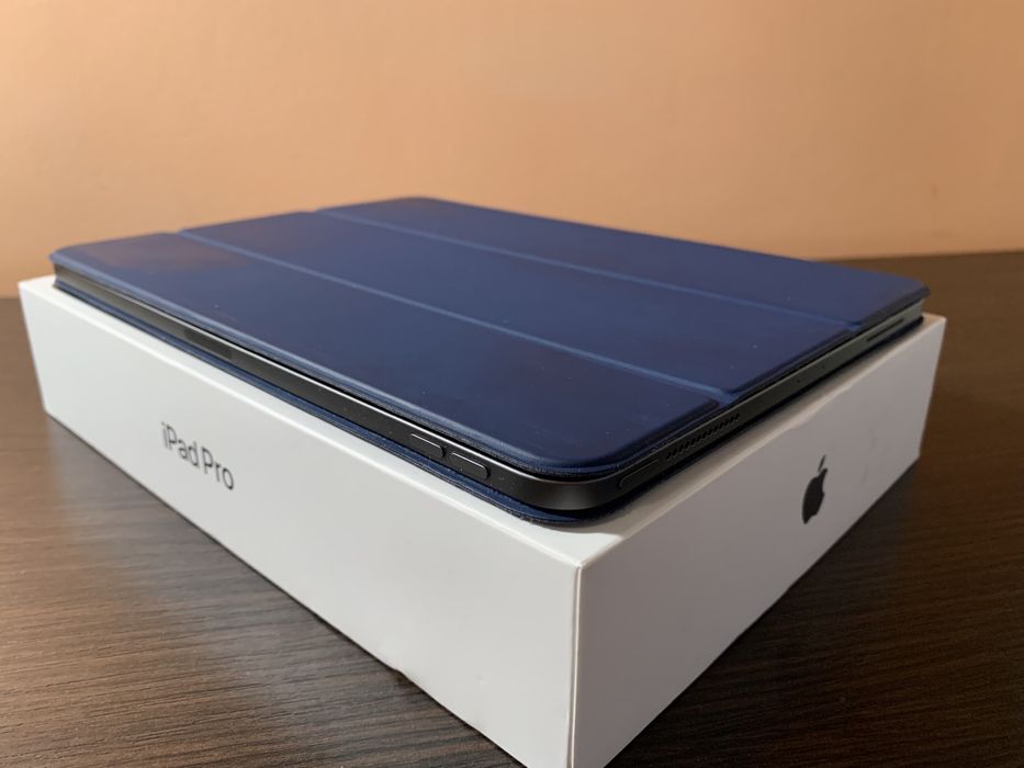Apple iPad Pro 11 2020 11 Inch, 128 GB + чохол