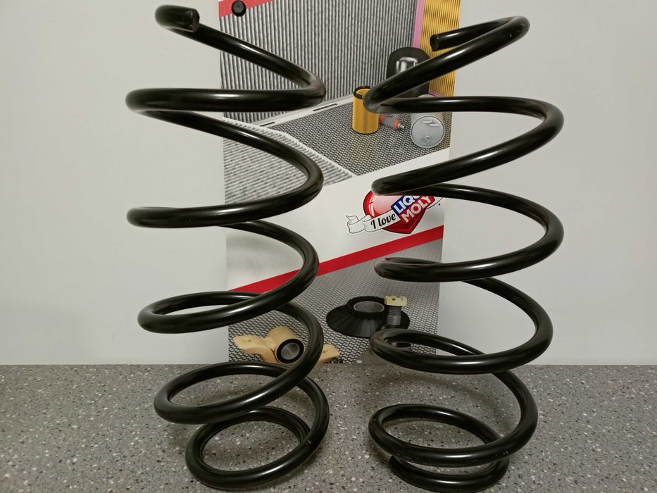 VW Passat 05-,Superb 08- Sprężyny zawieszenia przód kpl.2szt.>