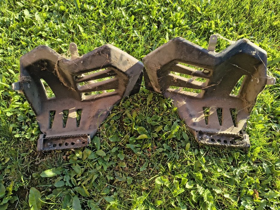 Osłona pięt podnóżki Suzuki ltr 450 komplet