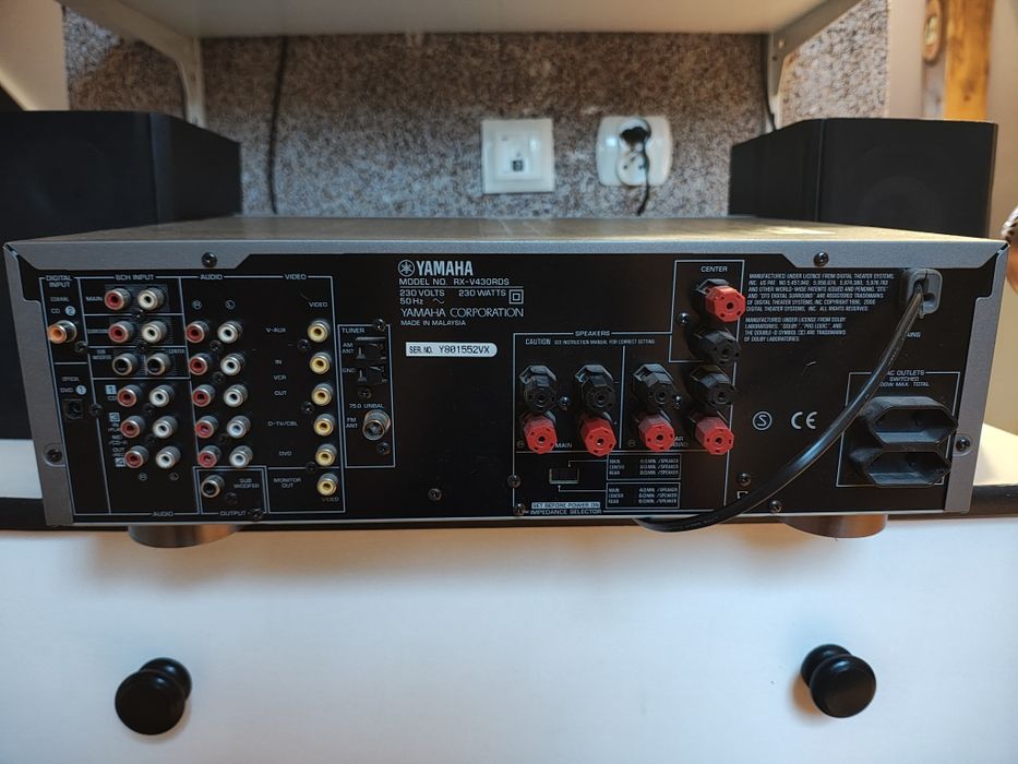 Amplituner Yamaha+2 głośniki