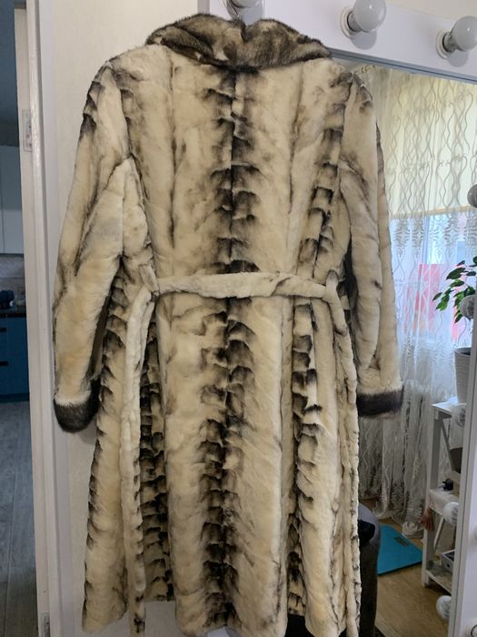 Продам норкову шубу
