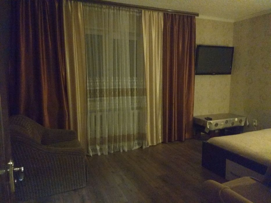 Сдаю посуточно чистую однокомнатную квартиру  в Вышгороде