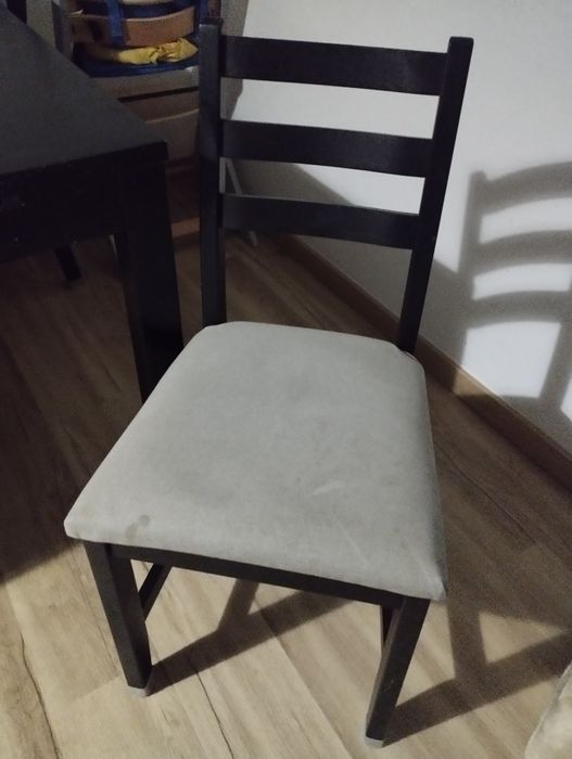 Mesa extensível com 4 cadeiras