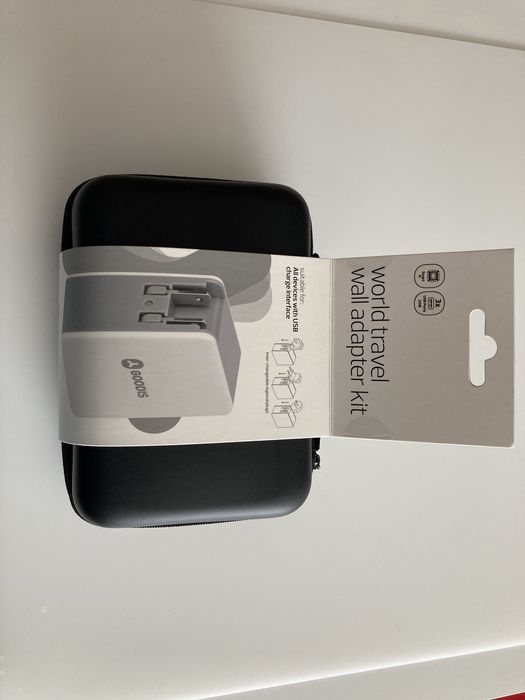 Adaptador Carregador de Viagem GOODIS USB universal NOVO