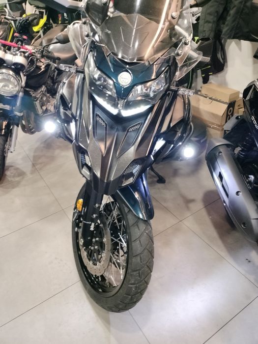 Benelli trk502x como nova