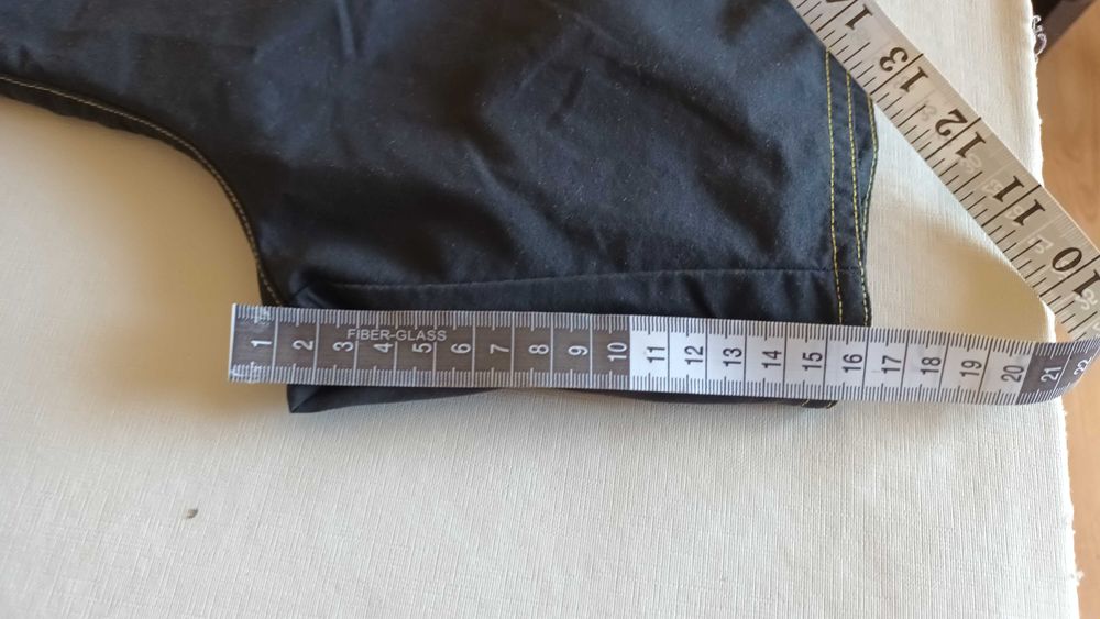 Calções em preto da Tribord