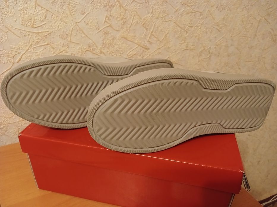 Замшеві  кросівки