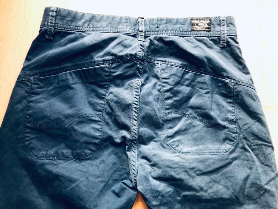 Spodnie marki Jack&Jones          28x32