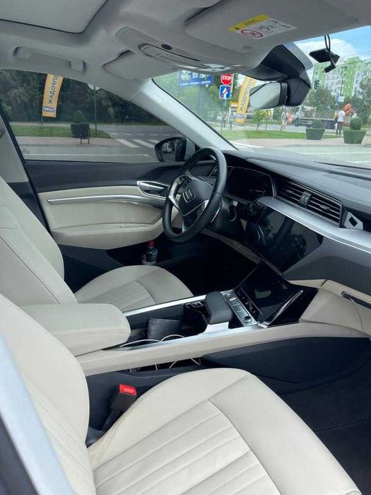 Audi e-tron 2020 модель 2021 р Запас ходу 400