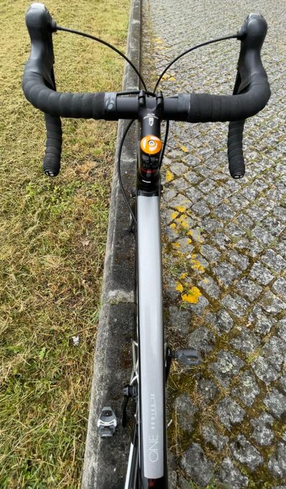 Trek One Series 1.2 | Shimano Sora 18V | Alumínio Alpha 100 | 50cm