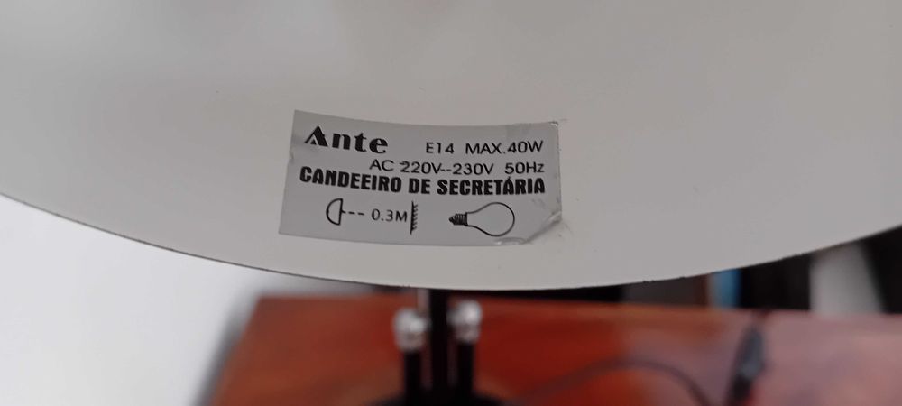 Candeeiro de Leitura Articulado