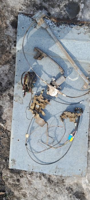 Стёкла,замки, стекло подъёмник