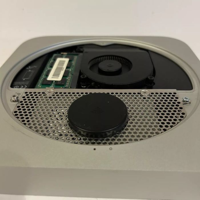 Mac mini 2010 seminovo