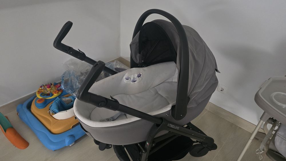 Vendo carrinho bebe Chicco Trio Love Castanho