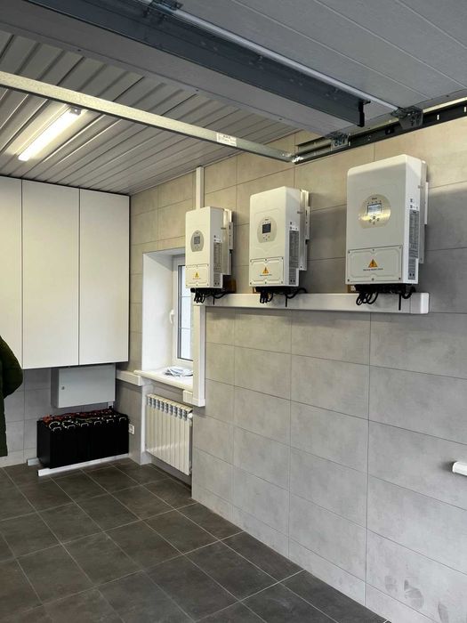 Встановлення гібридних інверторів і АКБ резервне живлення дома