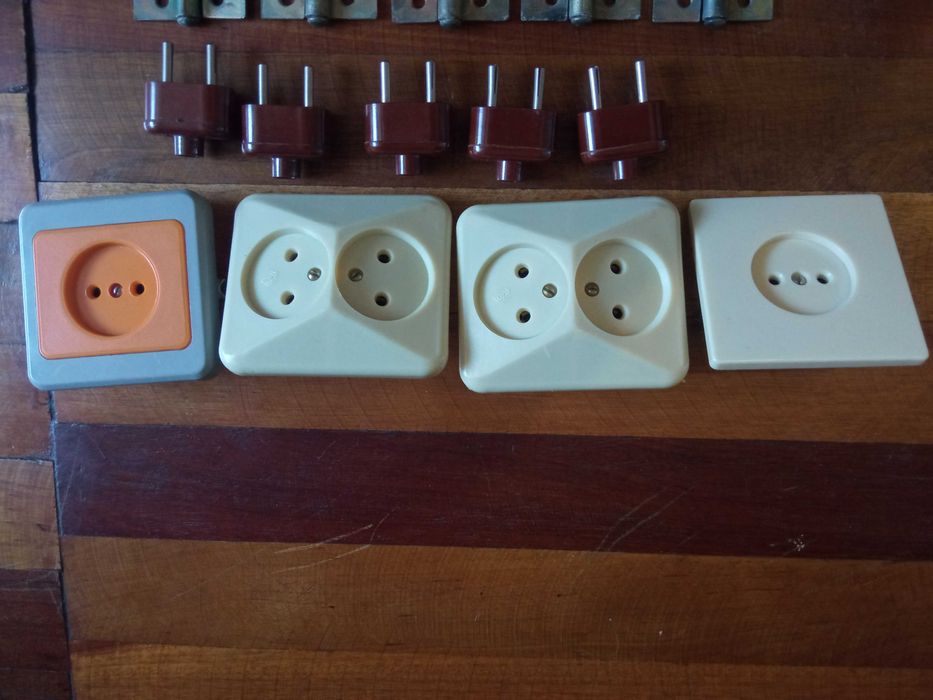 Продам розетки, електровилки та петлі дверні часів СРСР, нові