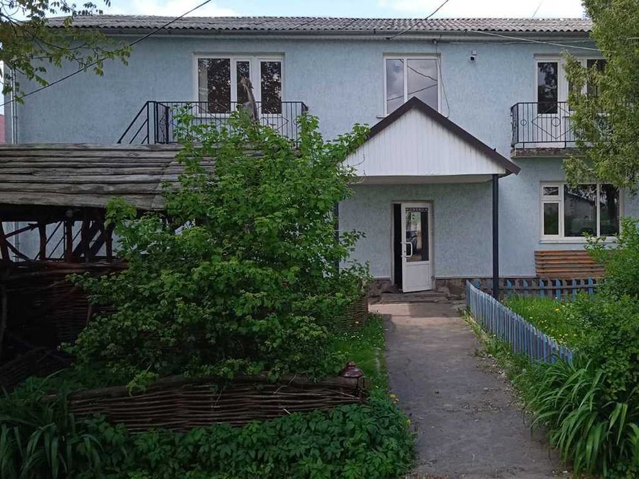 Продам комплекс будівель в Іваничах