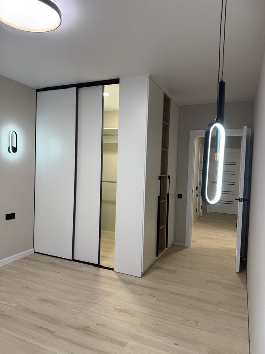 3-кімнатна квартира з видом на Дніпро, два санвузла