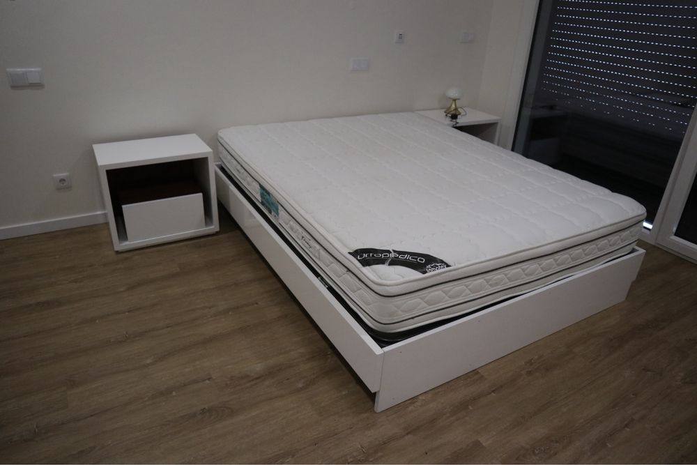 Cama de Casal com Colchão Ortopédico – 200x160
