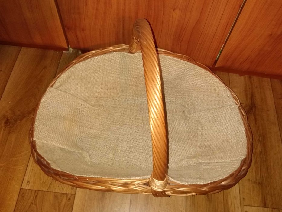 Ręcznie pleciony kosz na grzyby