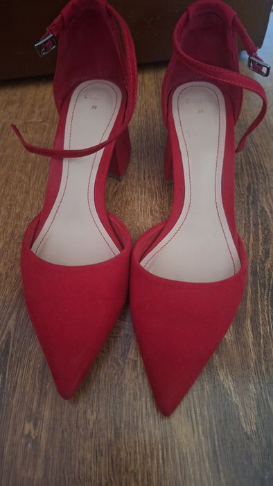Продам босоніжки 39р.