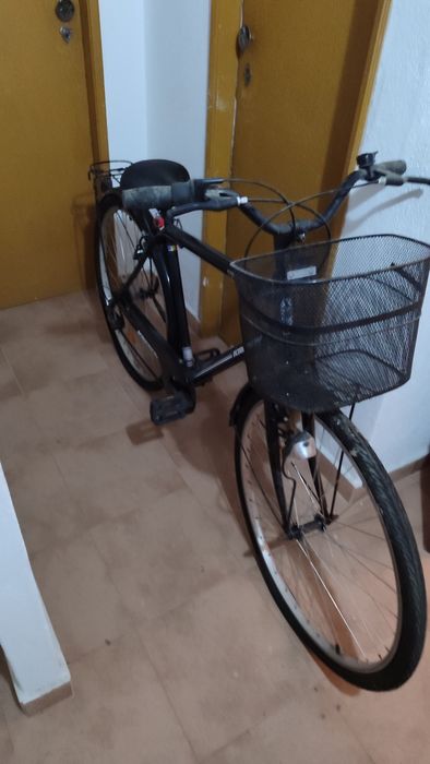 Bicicleta praticamente nova