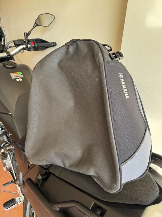 Mala traseira Yamaha. 24 litros extensível até 36 litros.