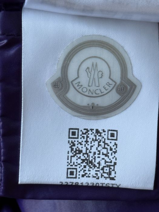 Moncler оригинал