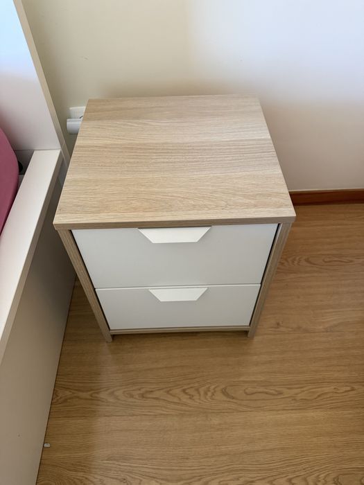 Mesinhas cabeceira Ikea