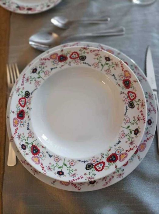 Fantástico Serviço "Viana" Porcelana *NOVO* Venda Avulso