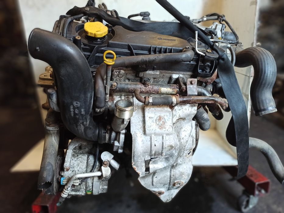 Двигун мотор двигатель Fiat Croma ІІ 1.9 jtd M737 939A1000