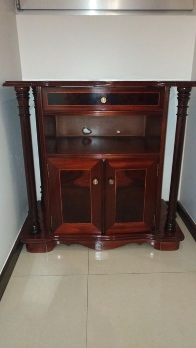 Móvel para TV em muito Bom estado como é visível pelas  fotos.