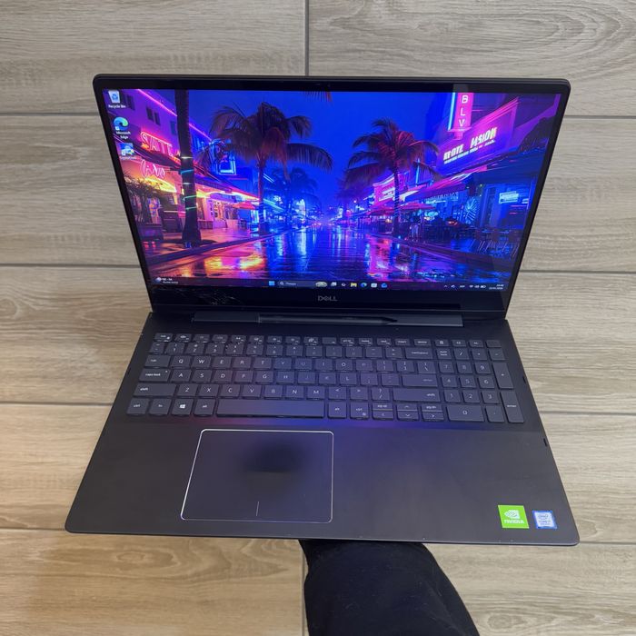Ноутбук Dell 4k екран, Core i7, Nvidia 2Gb, Ssd 256Gb