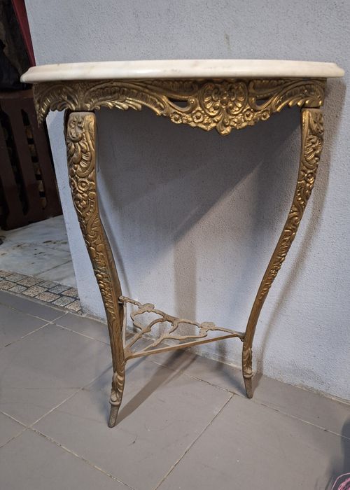Credencia em bronze e marmore