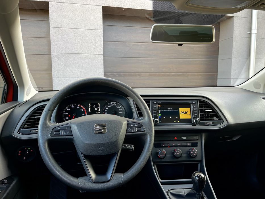 Seat Leon * Benzyna * Podgrzewane fotele * CarPlay * Bezwypadkowy *