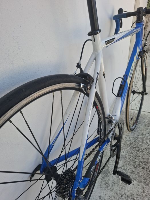 Bicicleta de Estrada BH Race M 54+ Capacete Ges Essen (Oferta)