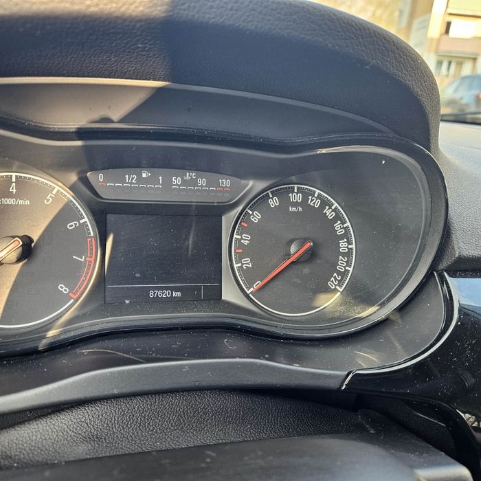 Opel Corsa E 1.2b 5 drzwi 2016r