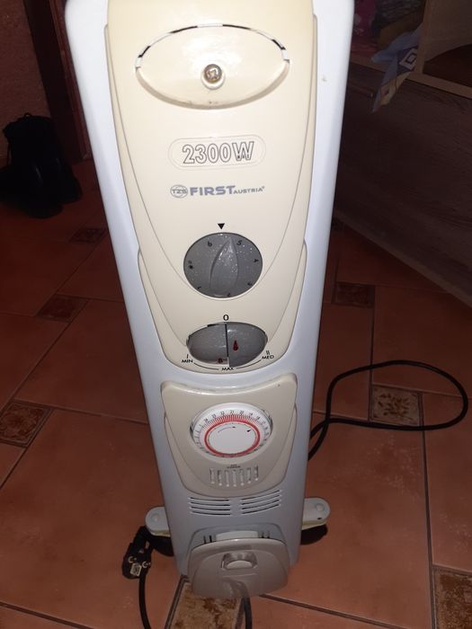 Масляний обігрівач First 2300W
