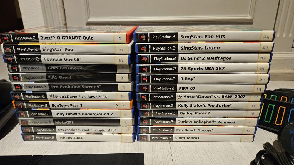 PlayStation 2 Slim + 24 Jogos + Acessórios