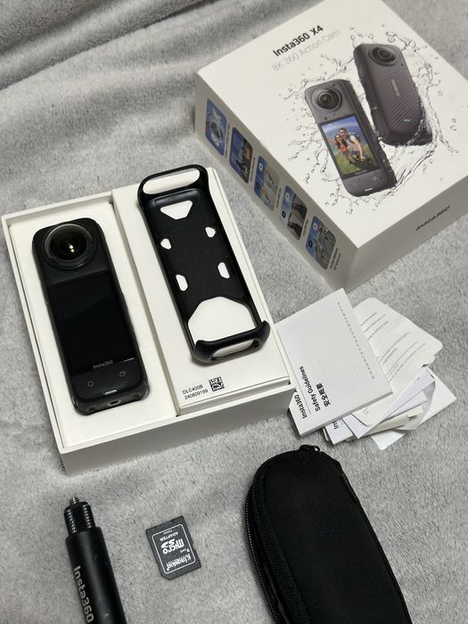Insta360 X4 + Selfie Stick Insta360 23-114cm + MicroSD Kingston 512 gB