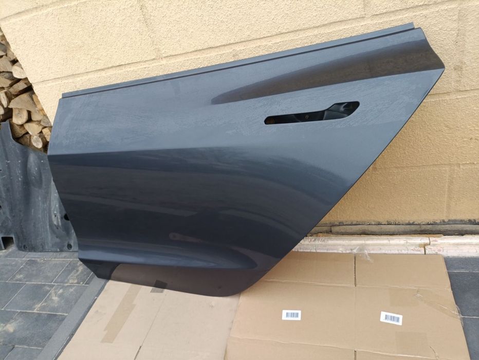 Tesla Model 3 - двері передні двері задні рест дорест