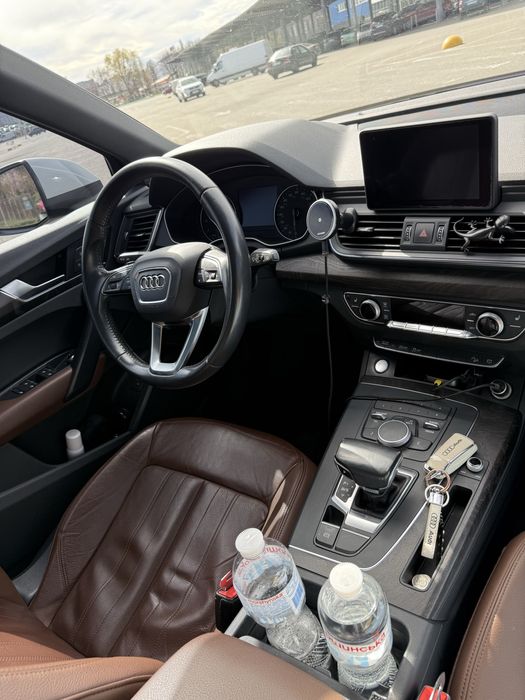AUDI Q5 2018 рік