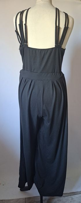 Shein Kombinezon damski rozmiar L
Kombinezon damski 
rozmiar L
Stan ba