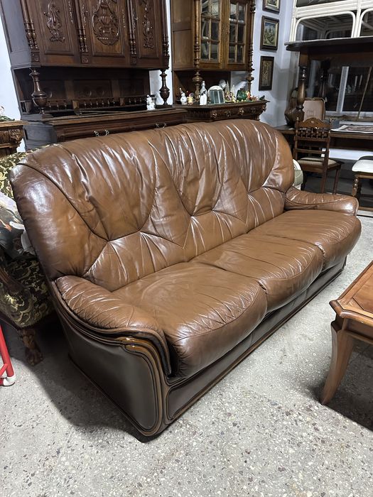 Дивани шкіряні.