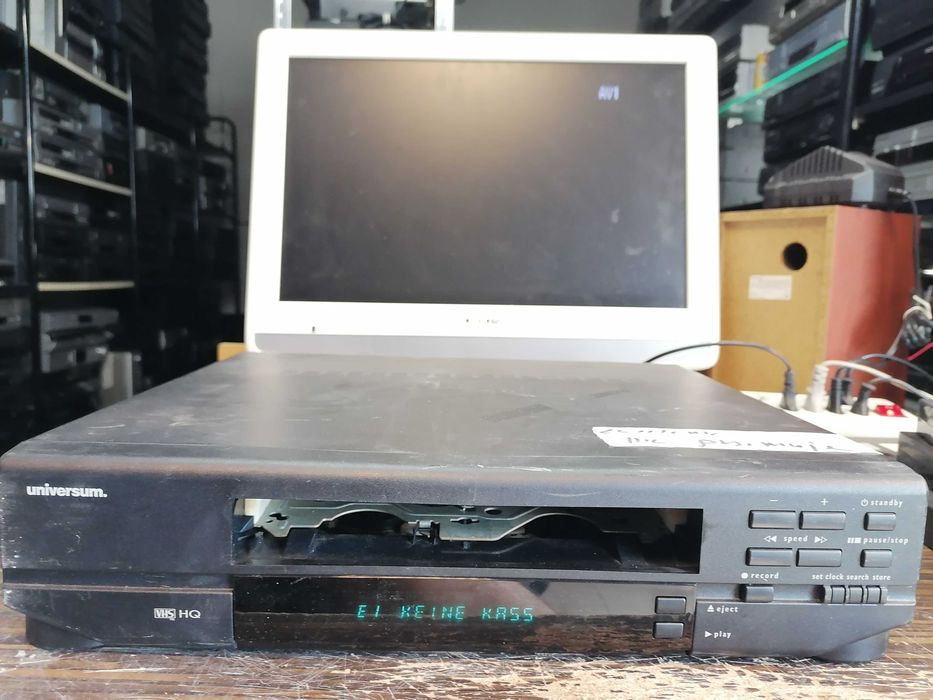 Magnetowid VHS Universum VR743A