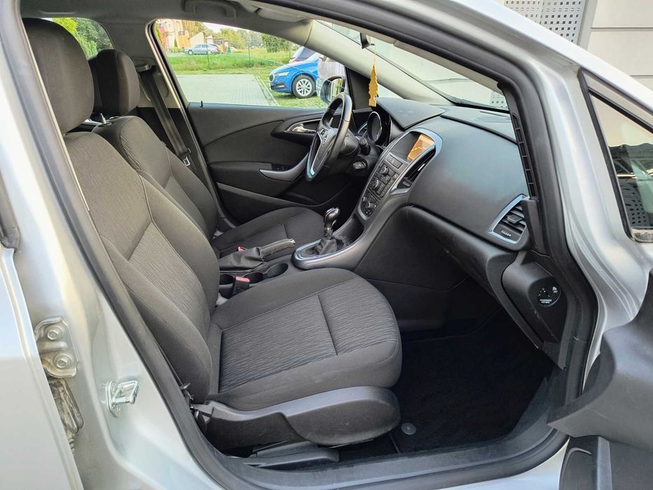 opel astra 2014r 1.4 TURBO 140KM NAVI 152tyś km ŁADNE AUTO