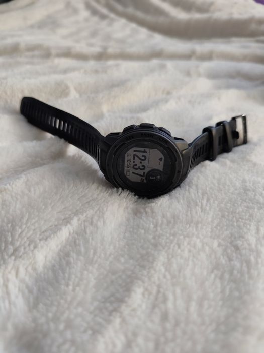 Garmin Instinkt smartwatch