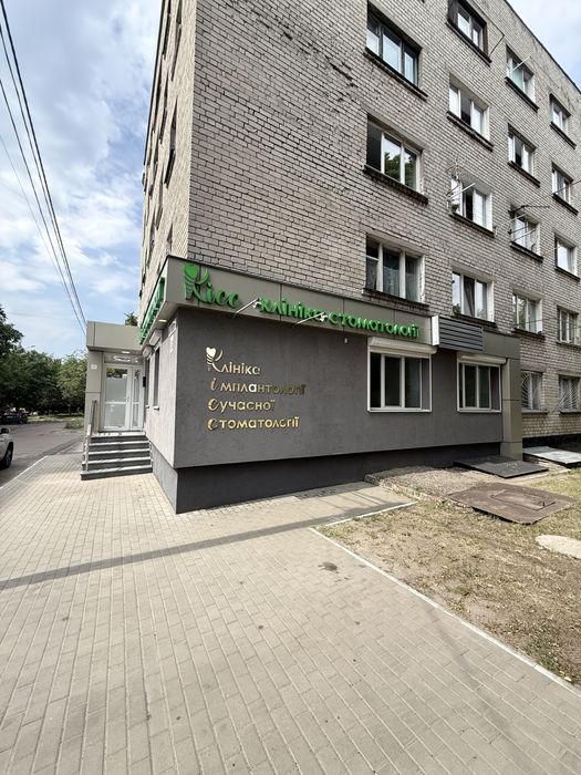 Продаж комерційного приміщення з ремонтом, 80 м², по вул. Одеська