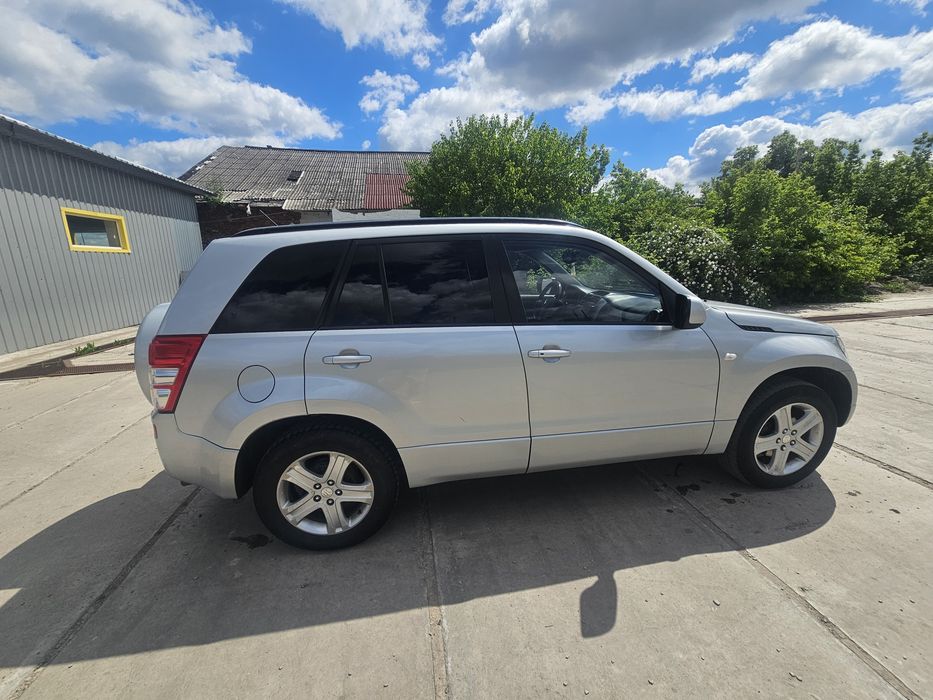 Suzuki Grand Vitara 2.0 бензин 2007 року