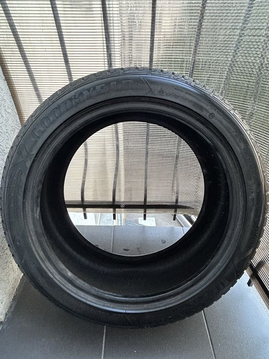 Зимова шина Goodyear UltraGrip Performance 245 45 18